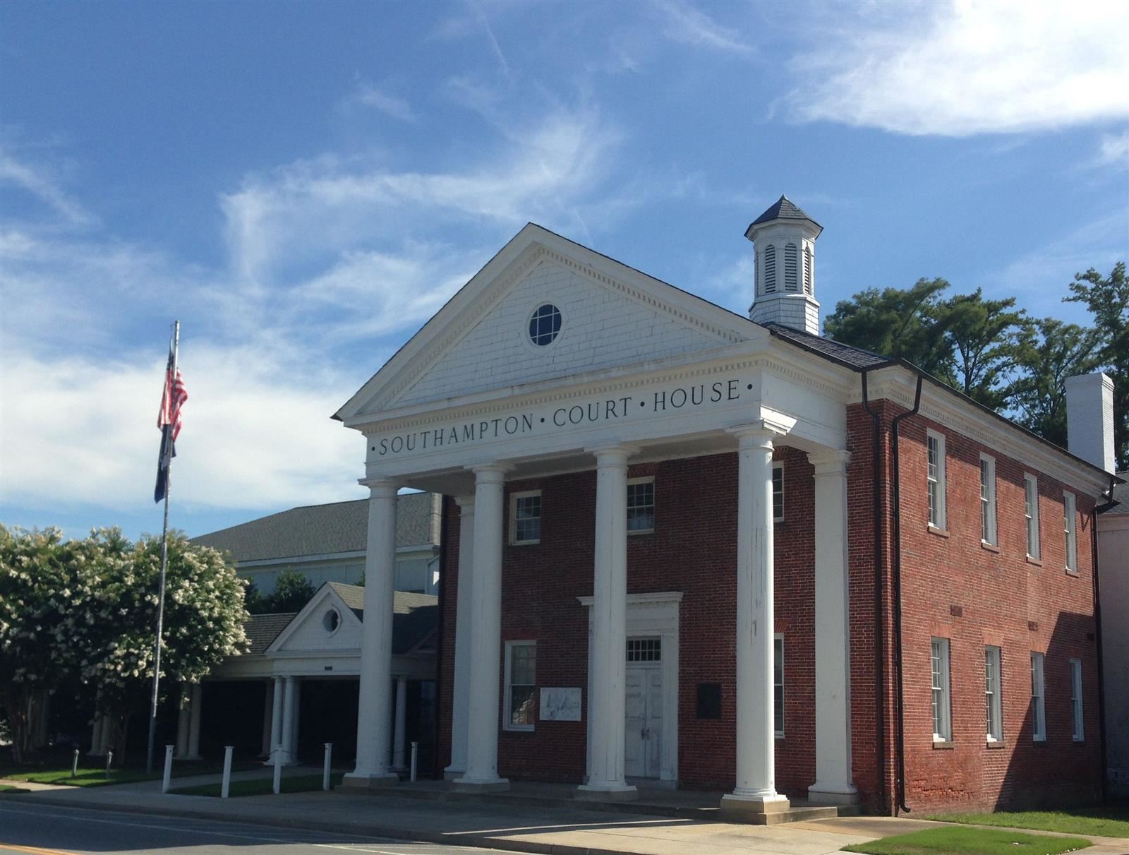Photo of Southampton County Courthouse
